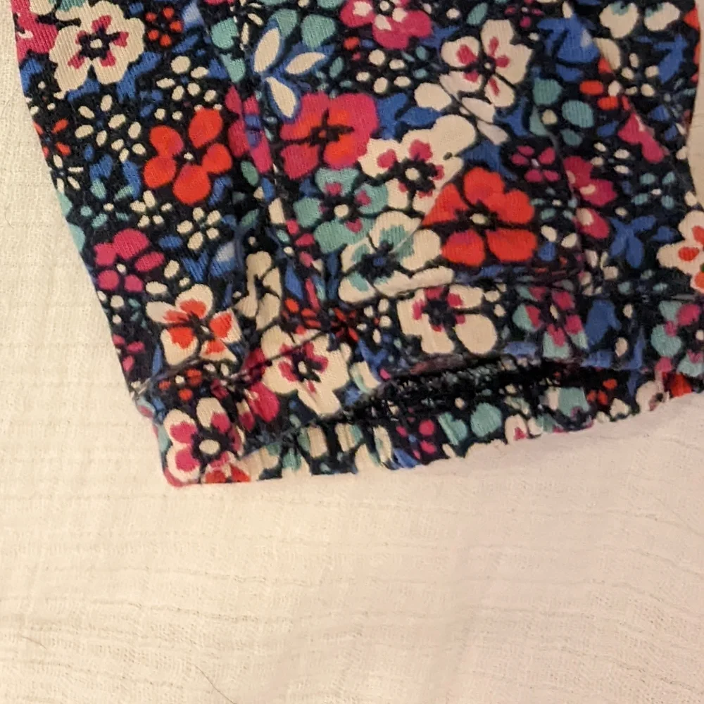 Gap girls pants bundle size 5 floral light jogger and paint splatter jeans